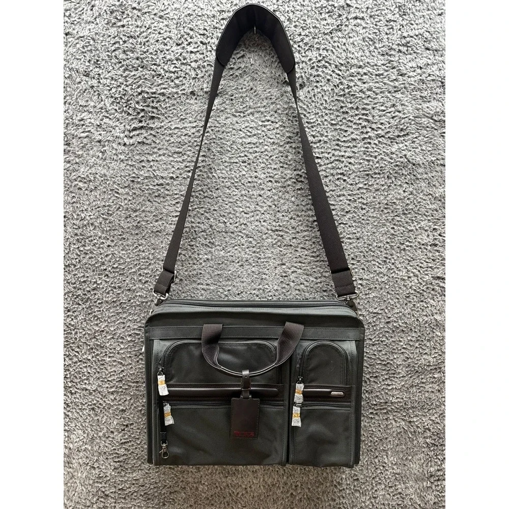 NWD Tumi Compact Large Screen Laptop Brief Bag Black 13.5